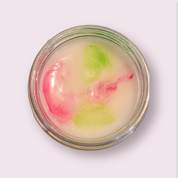 Sweet Pea Scented Candle 8 oz - Picture 1 of 3